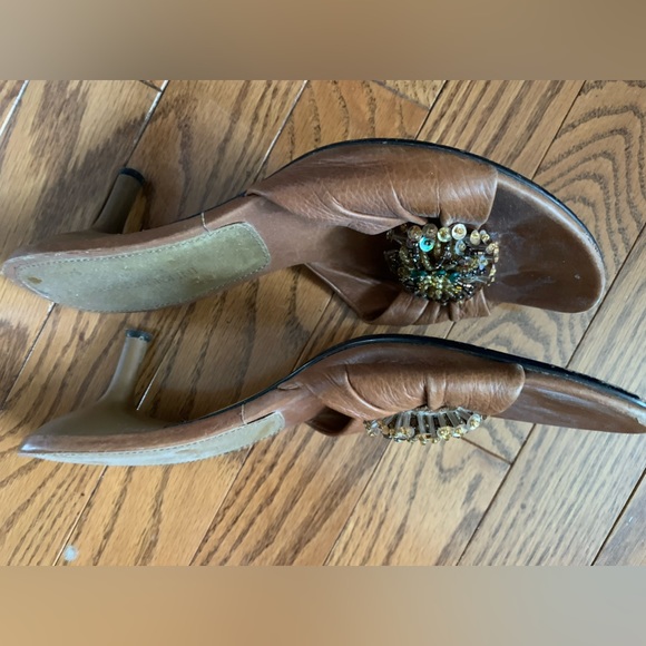 ENZO ANGIOLINI | 7 | Tan soft leather slides slip sandals beaded embellishment - Picture 3 of 7